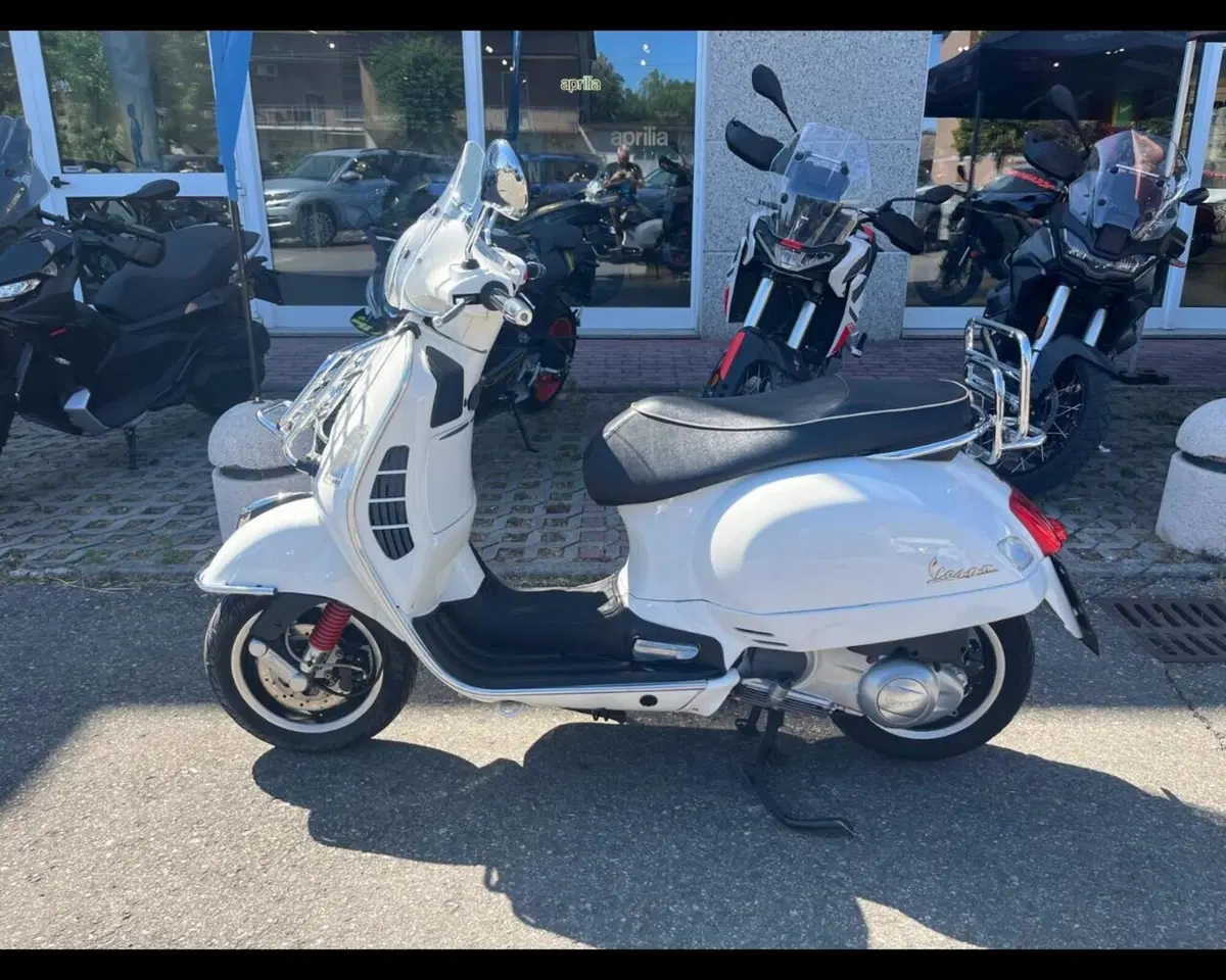 Vespa GTS 300 Super (2008 - 16) (8)