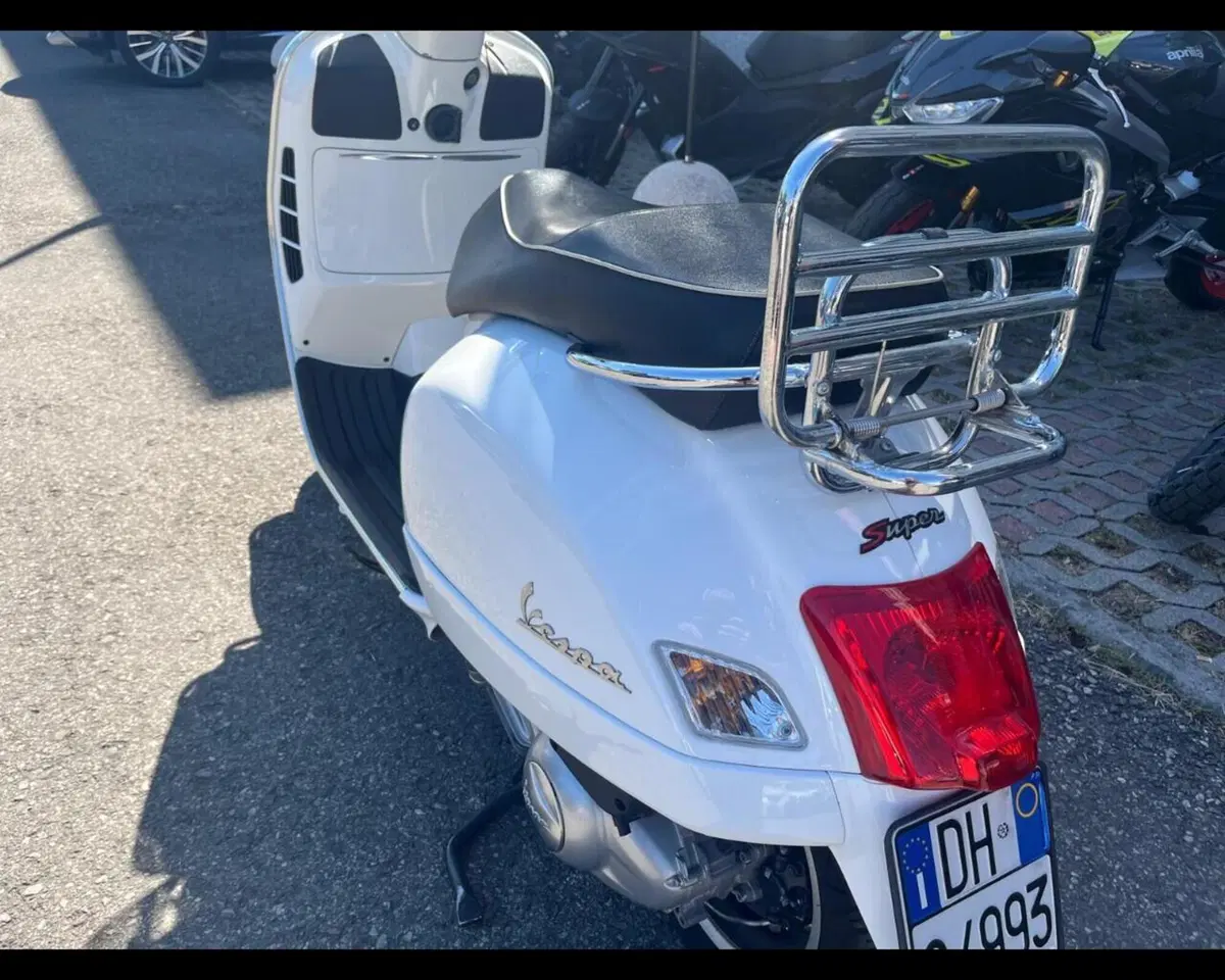 Vespa GTS 300 Super (2008 - 16) (12)