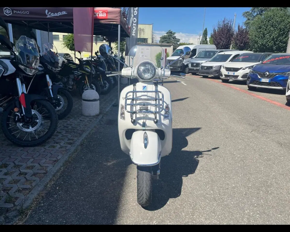 Vespa GTS 300 Super (2008 - 16) (2)