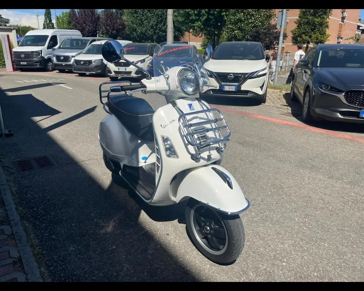 Vespa GTS 300 Super (2008 - 16) (3)