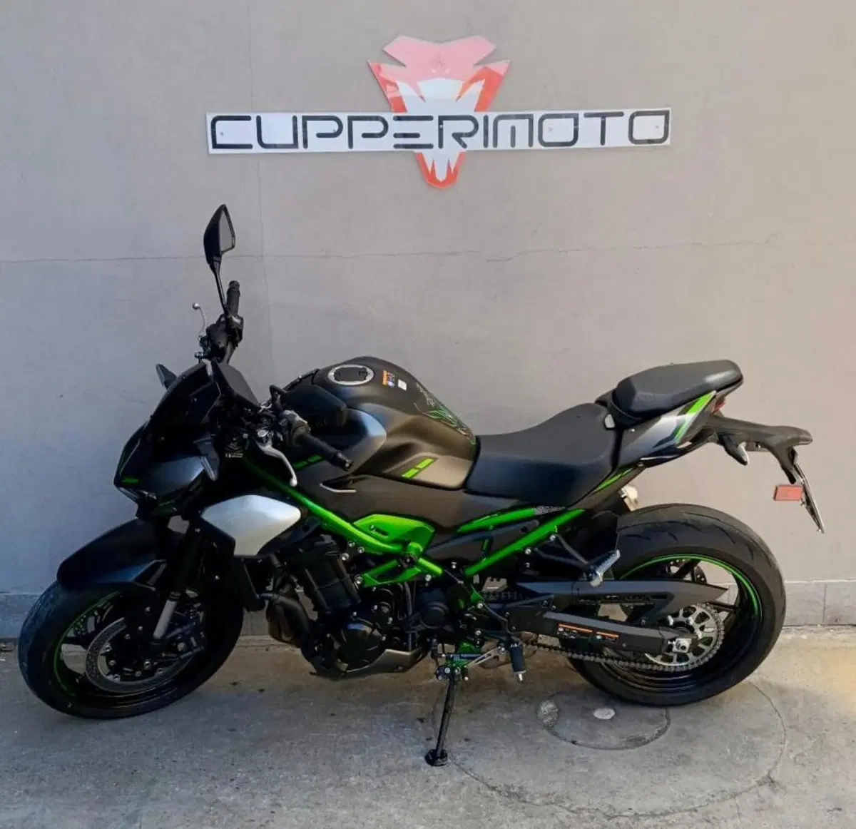 Kawasaki Z 900 (2025 - 26) (5)