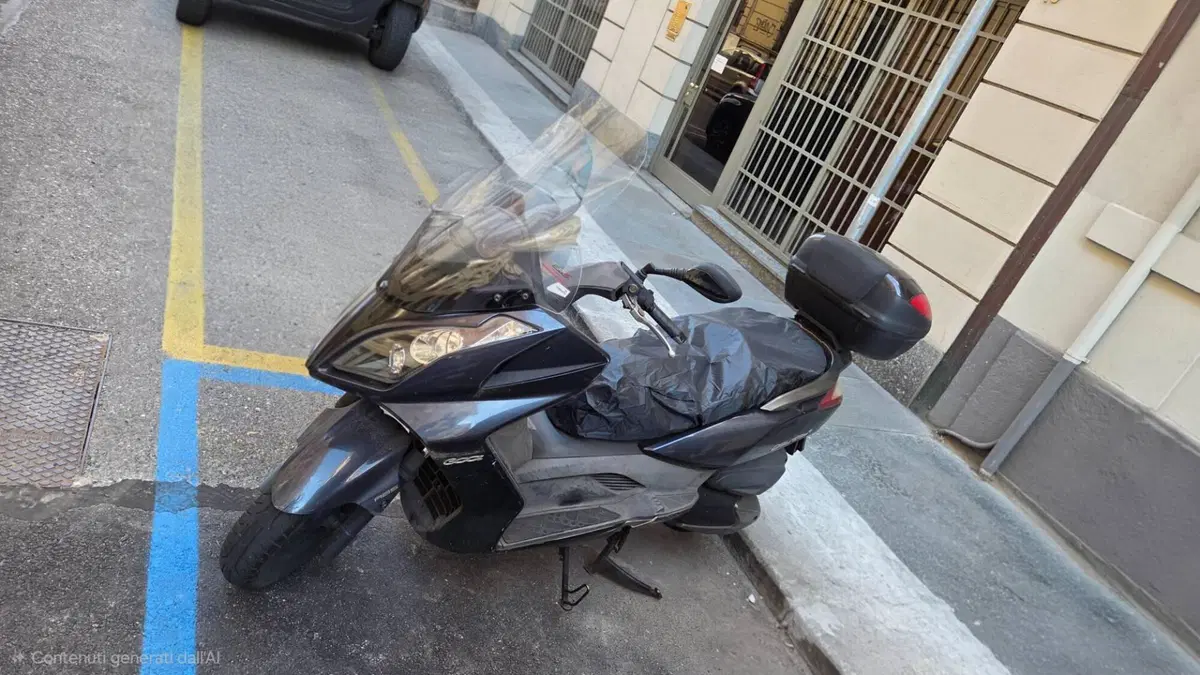 Kymco Downtown 300i ABS (2009 - 17) (2)