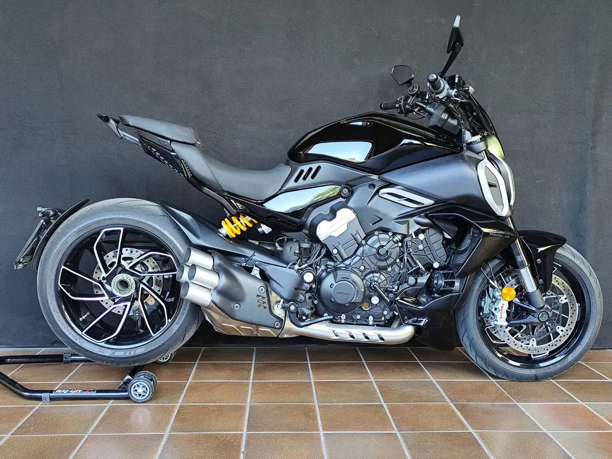 Ducati Diavel V4 (2023 - 26)