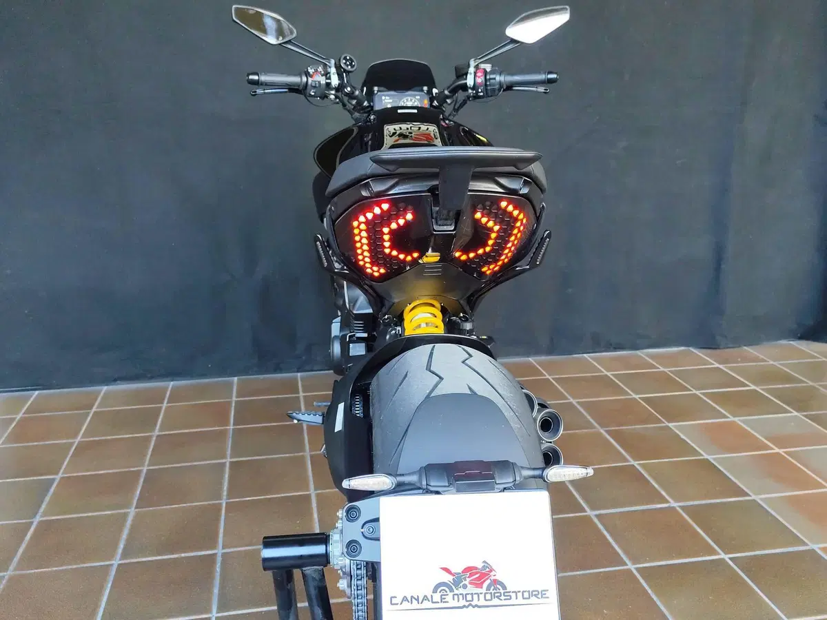 Ducati Diavel V4 (2023 - 26) (4)