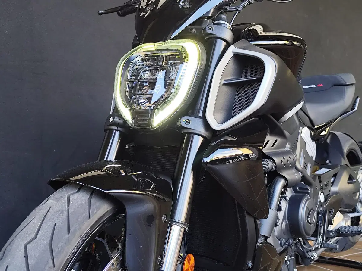 Ducati Diavel V4 (2023 - 26) (8)