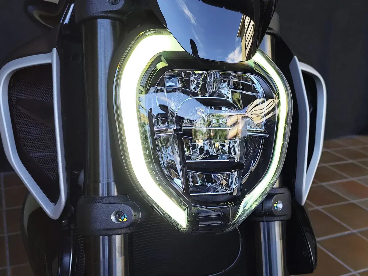 Ducati Diavel V4 (2023 - 26) (12)