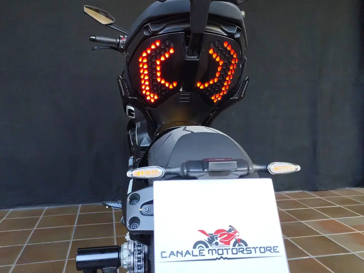 Ducati Diavel V4 (2023 - 26) (13)