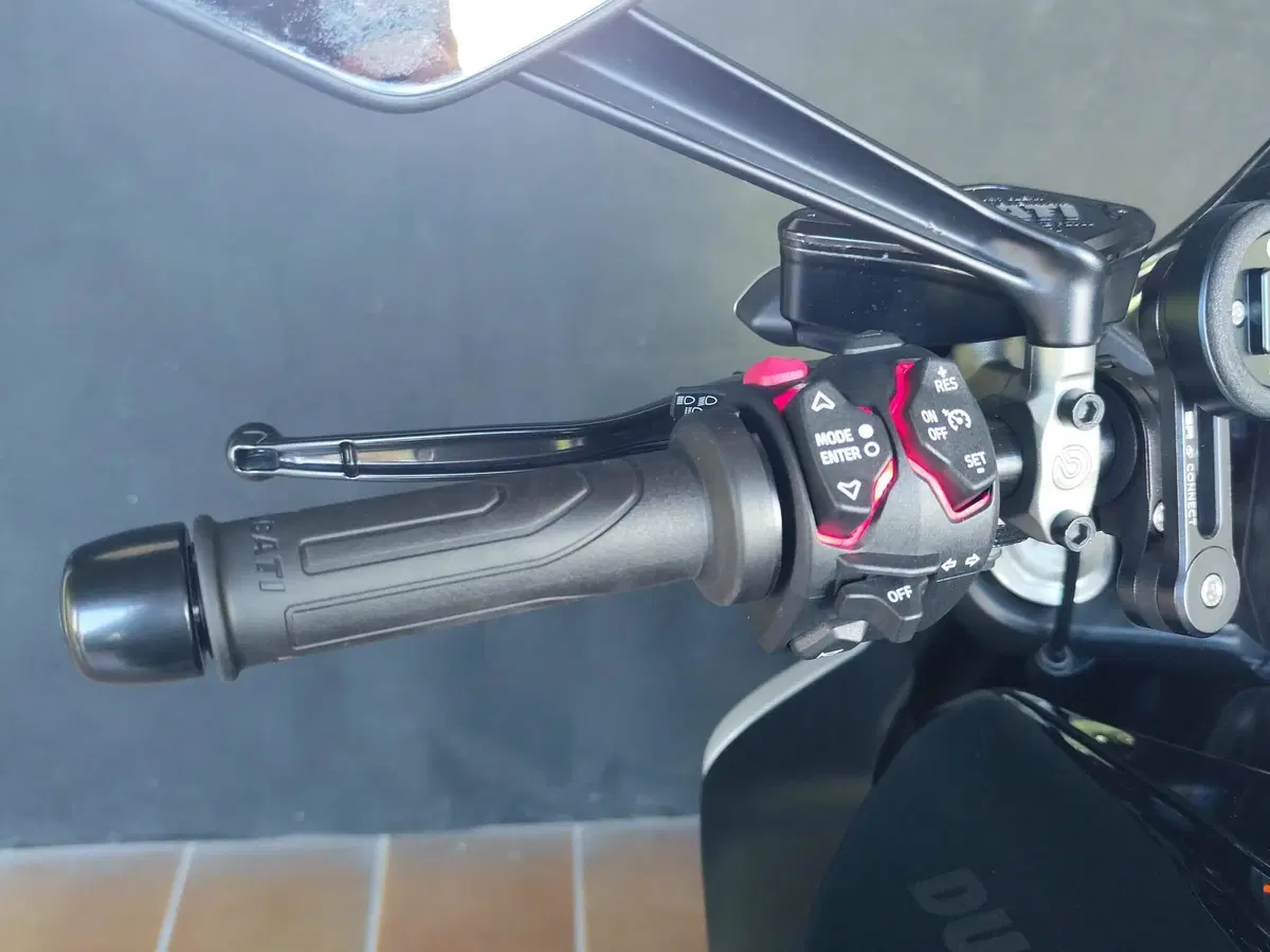 Ducati Diavel V4 (2023 - 26) (16)