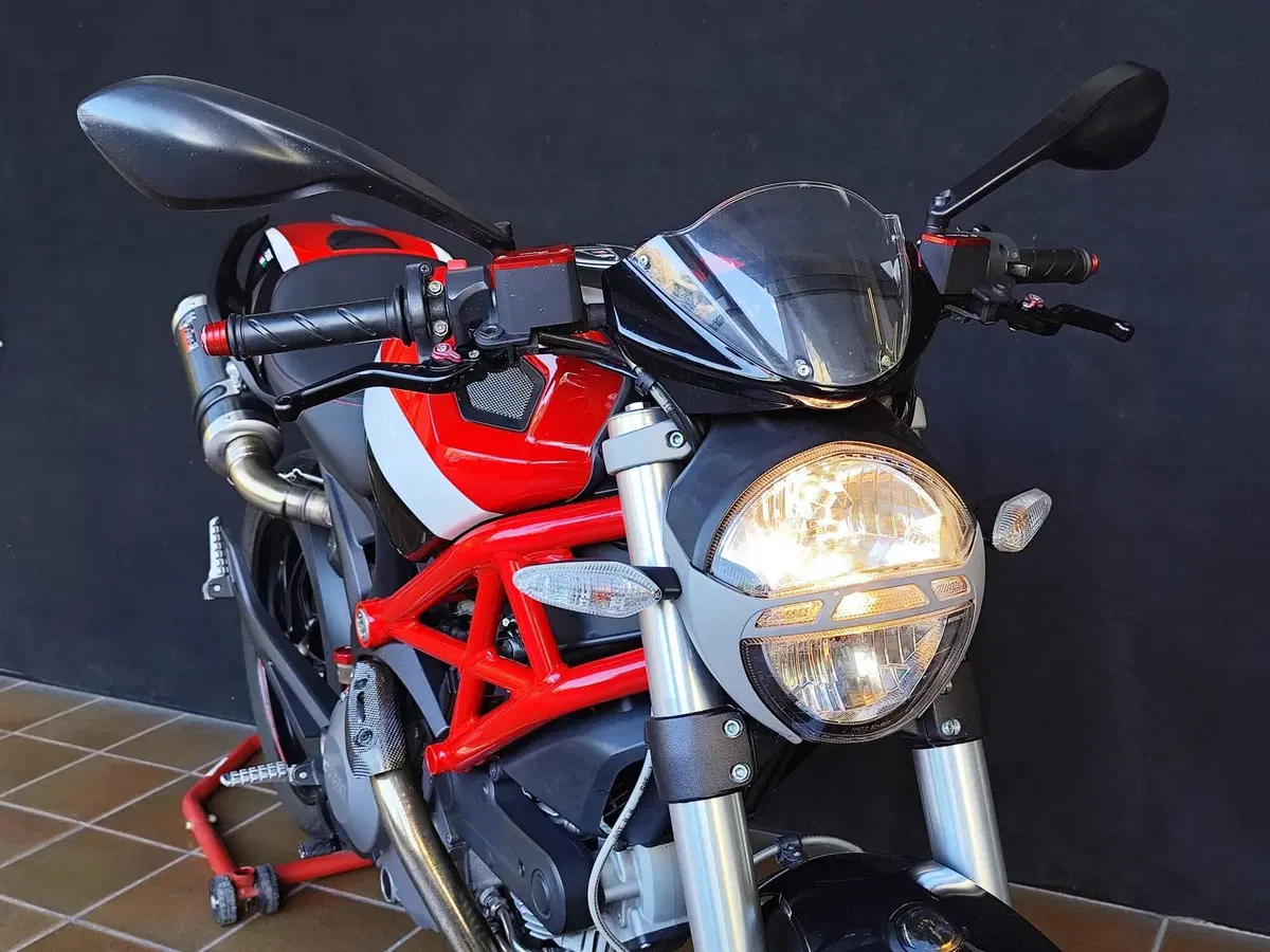 Ducati Monster 796 (2010 - 13) (10)