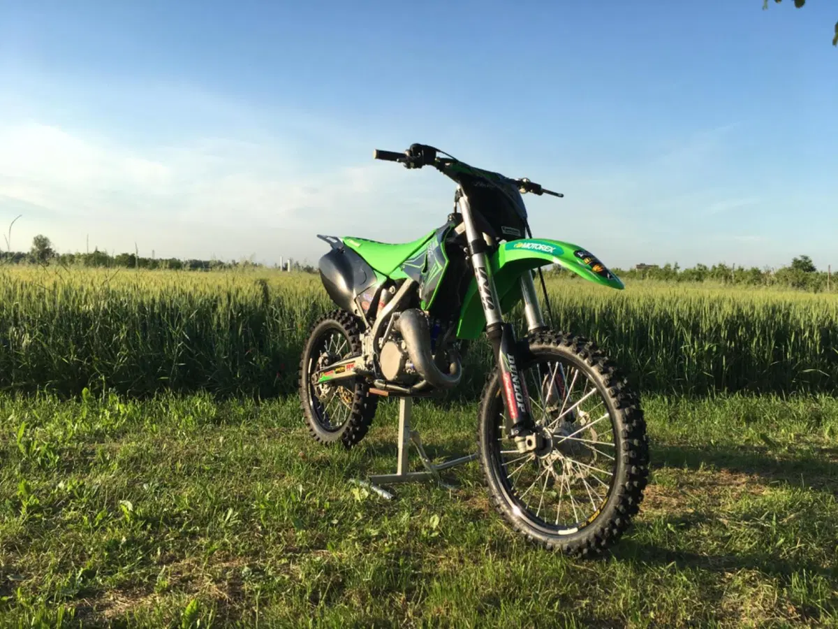 Kawasaki KX125 (2005 - 06) (4)