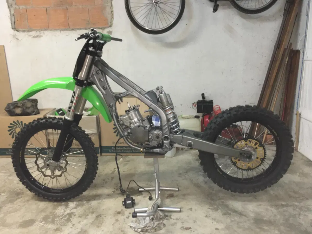 Kawasaki KX125 (2005 - 06) (6)