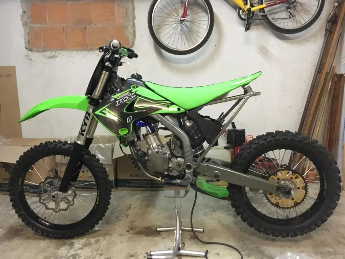Kawasaki KX125 (2005 - 06) (7)