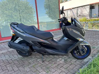 Suzuki Burgman 400 (2022 - 24) usata