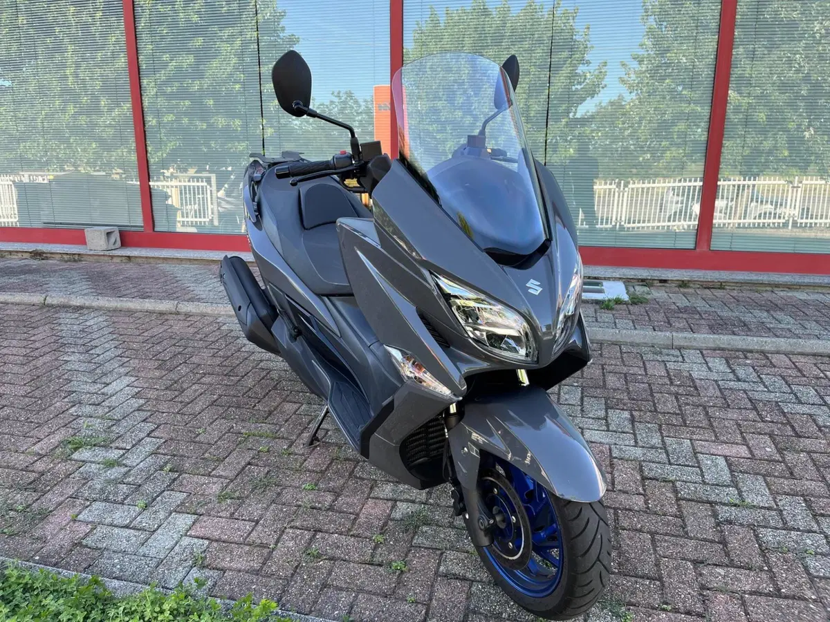Suzuki Burgman 400 (2022 - 24) (3)