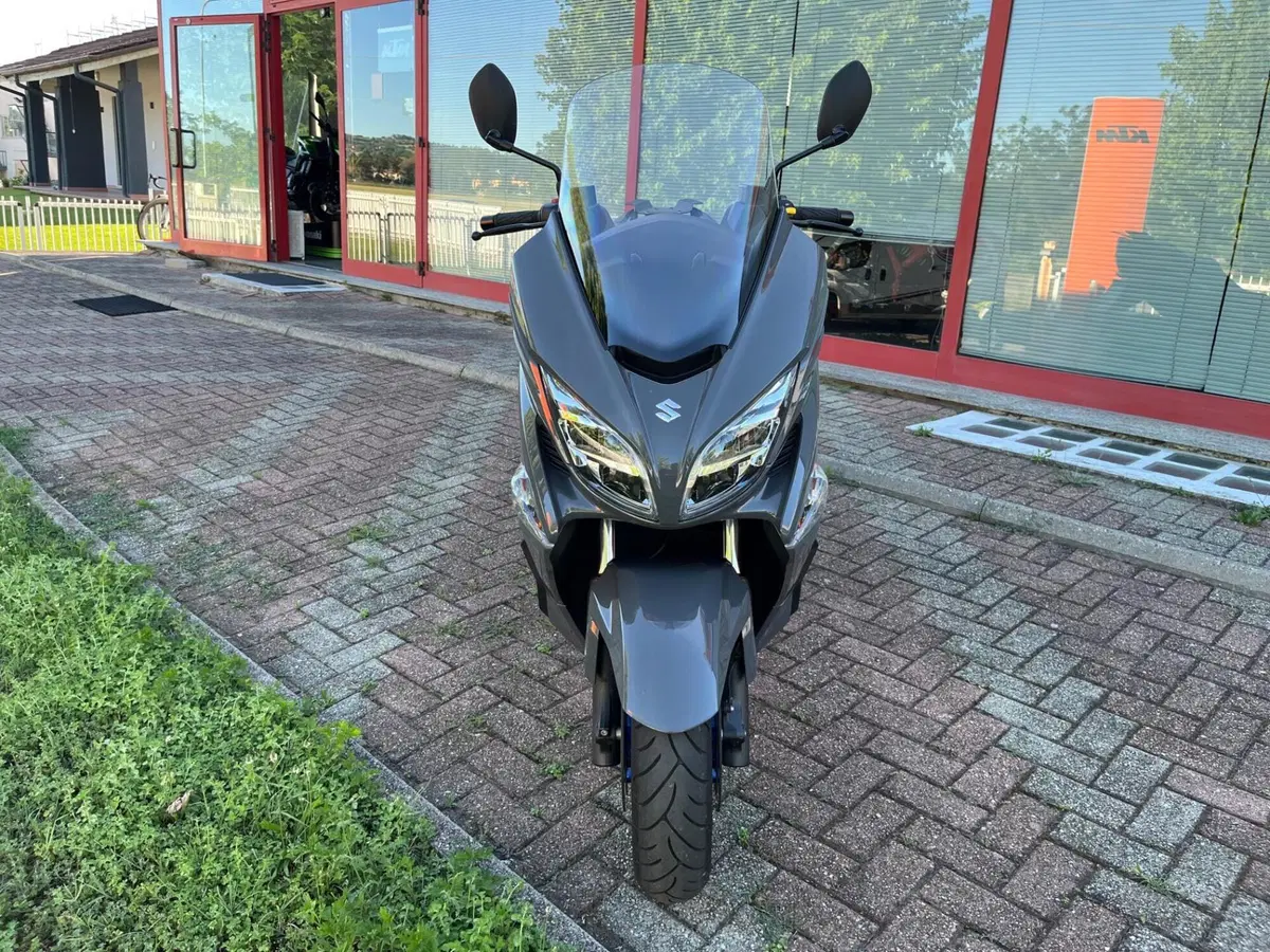 Suzuki Burgman 400 (2022 - 24) (4)