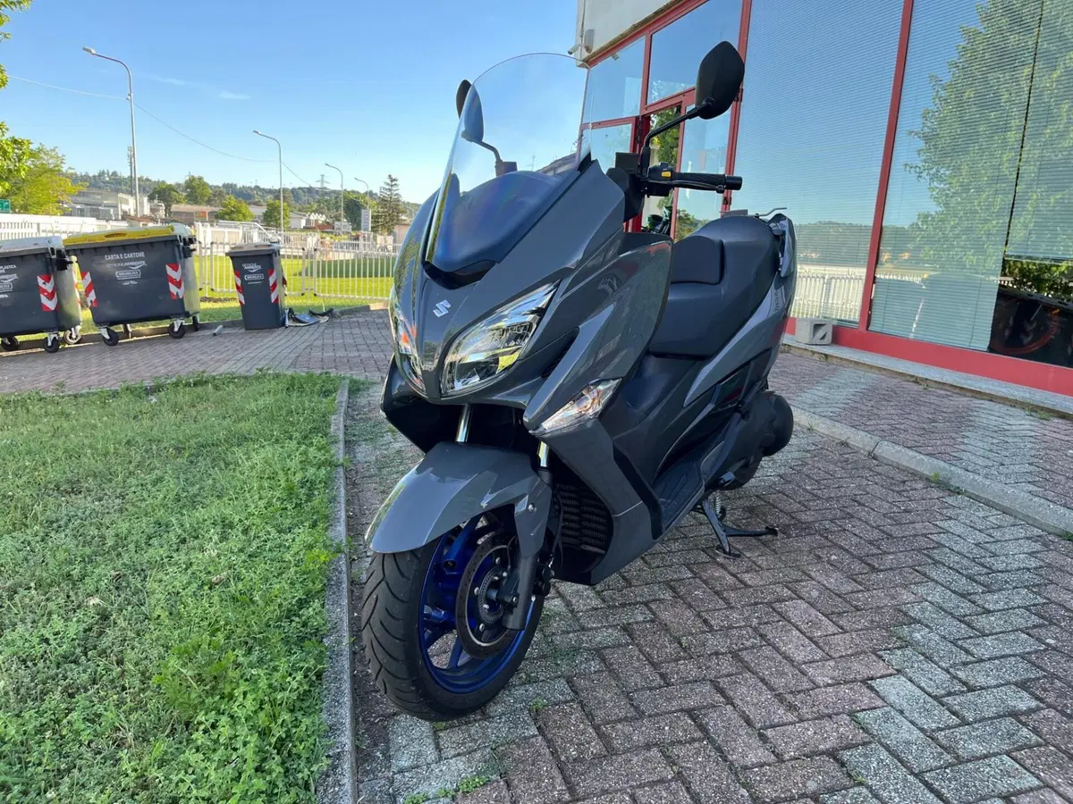 Suzuki Burgman 400 (2022 - 24) (5)