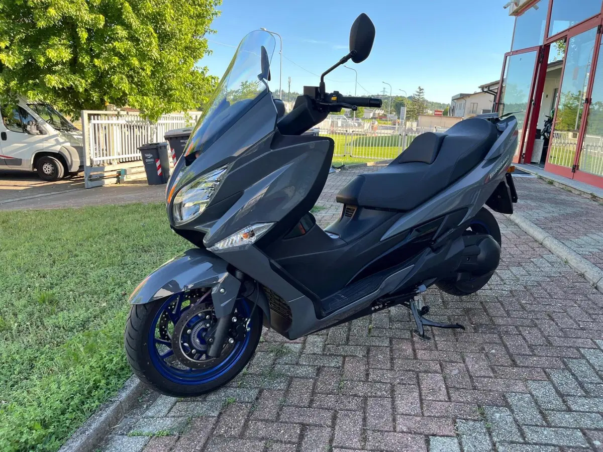 Suzuki Burgman 400 (2022 - 24) (6)