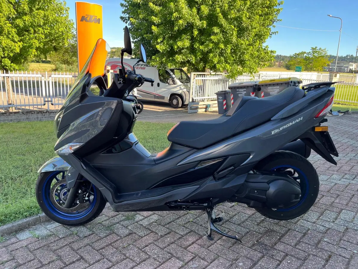 Suzuki Burgman 400 (2022 - 24) (8)