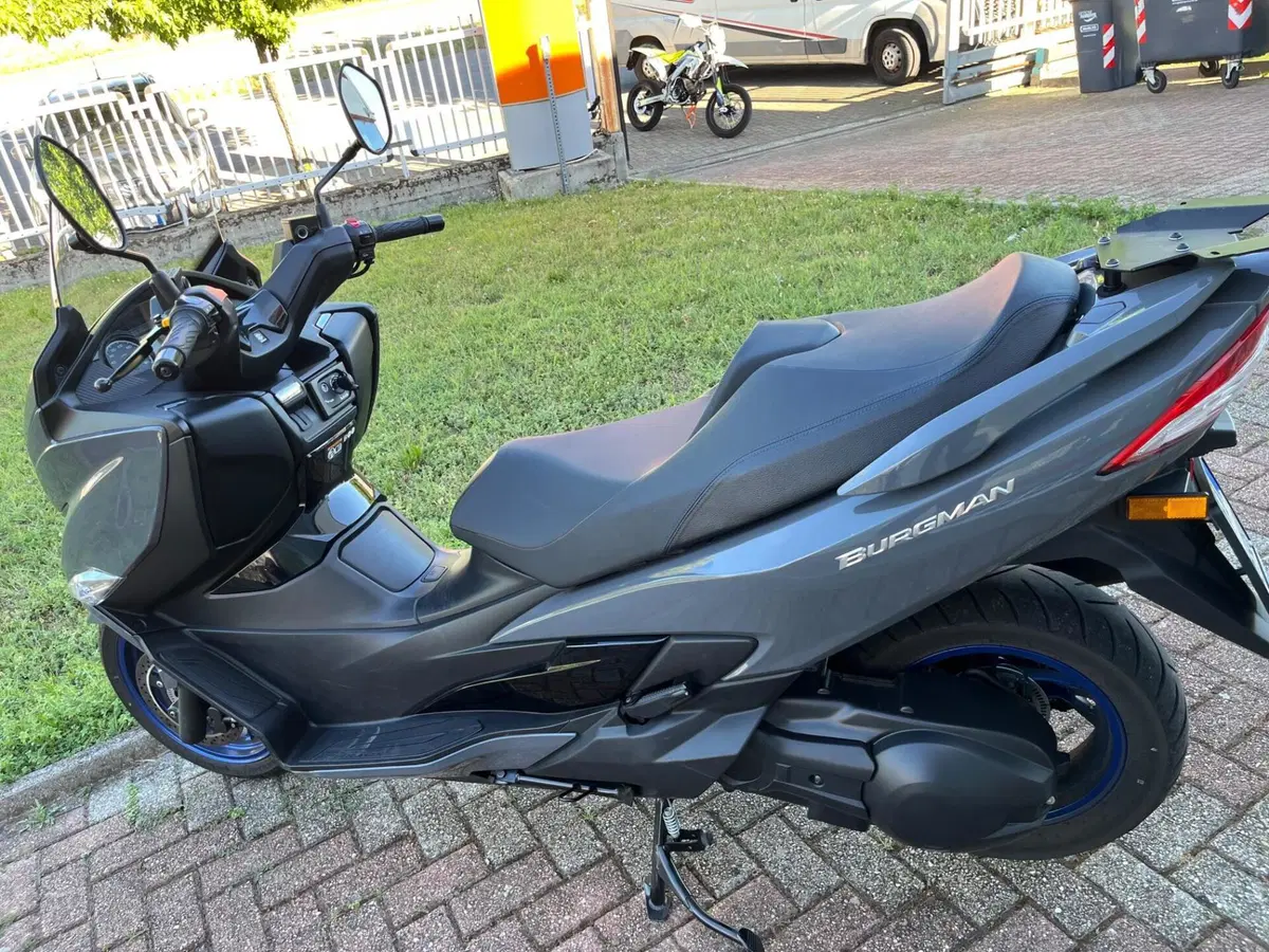 Suzuki Burgman 400 (2022 - 24) (9)