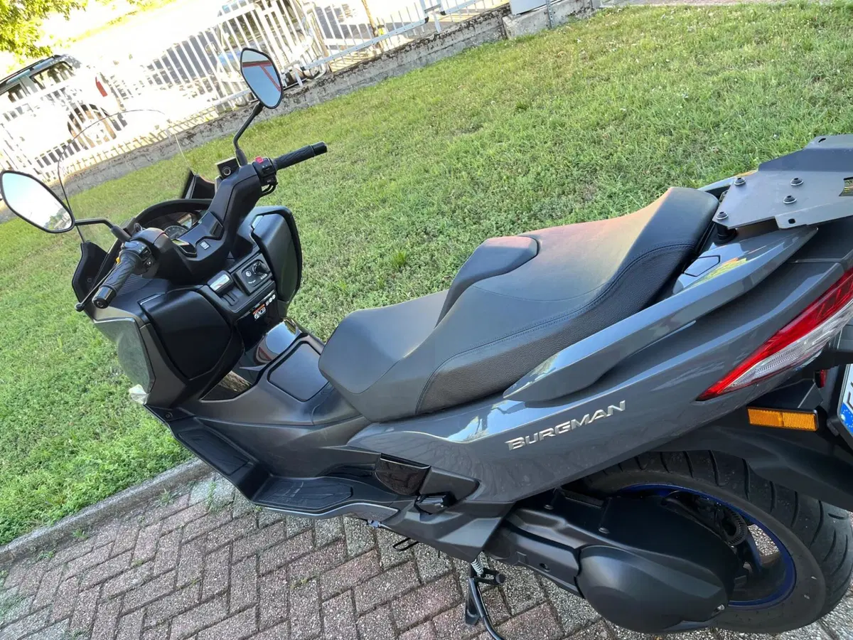 Suzuki Burgman 400 (2022 - 24) (10)