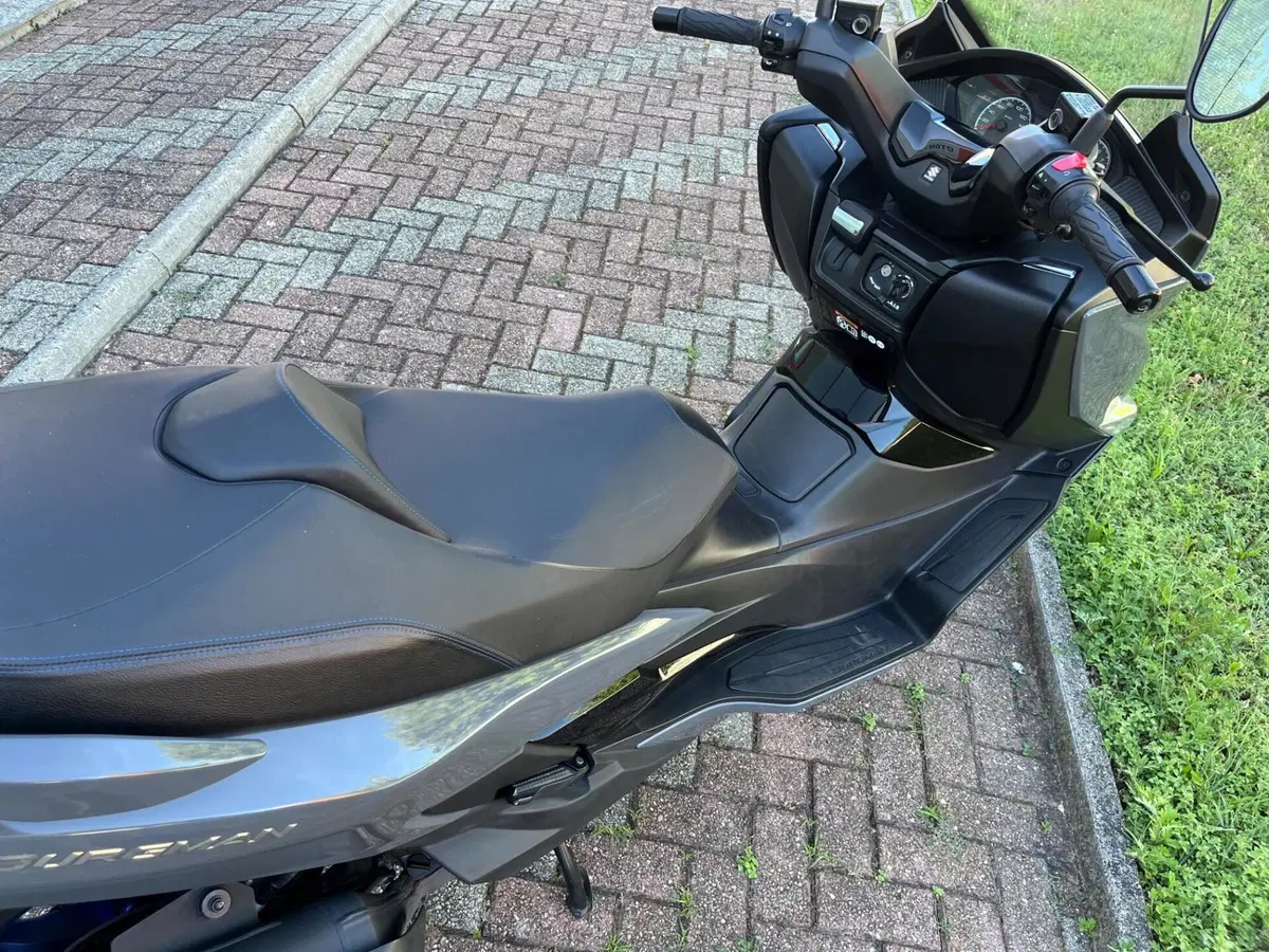 Suzuki Burgman 400 (2022 - 24) (14)