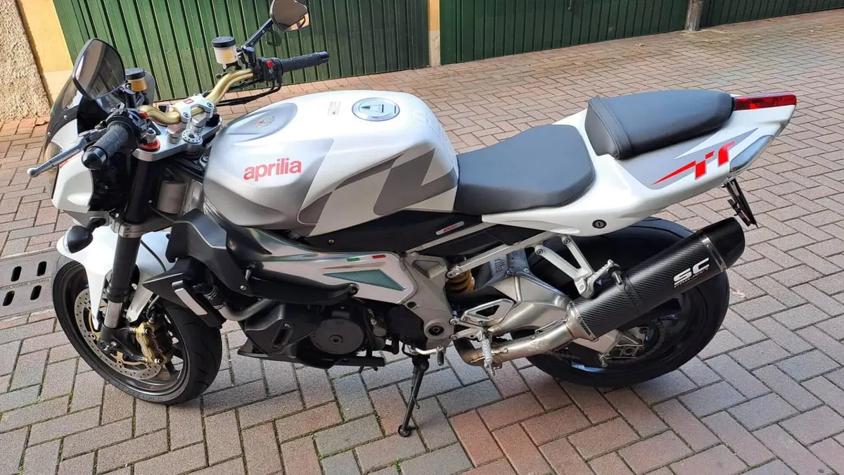 Aprilia Tuono 1000 R (2006 - 10) (7)