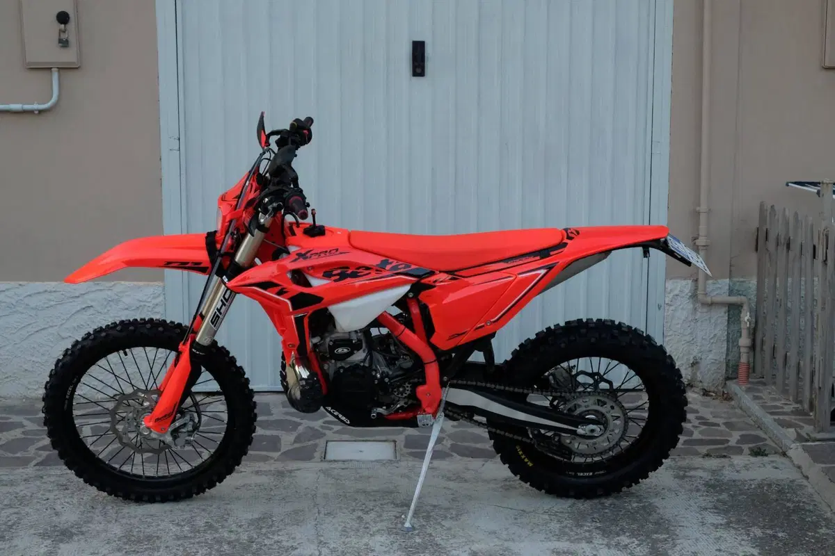 Betamotor RR X-PRO 300 2T Enduro (2026) (2)