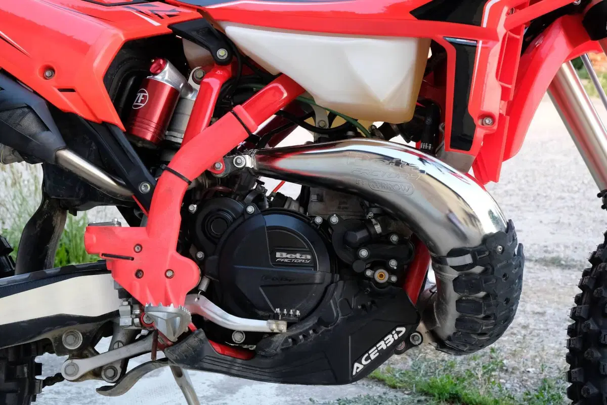 Betamotor RR X-PRO 300 2T Enduro (2026) (4)