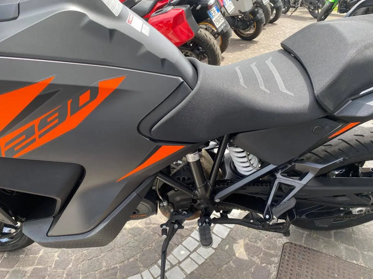 KTM 1290 Super Adventure S (2021) (8)