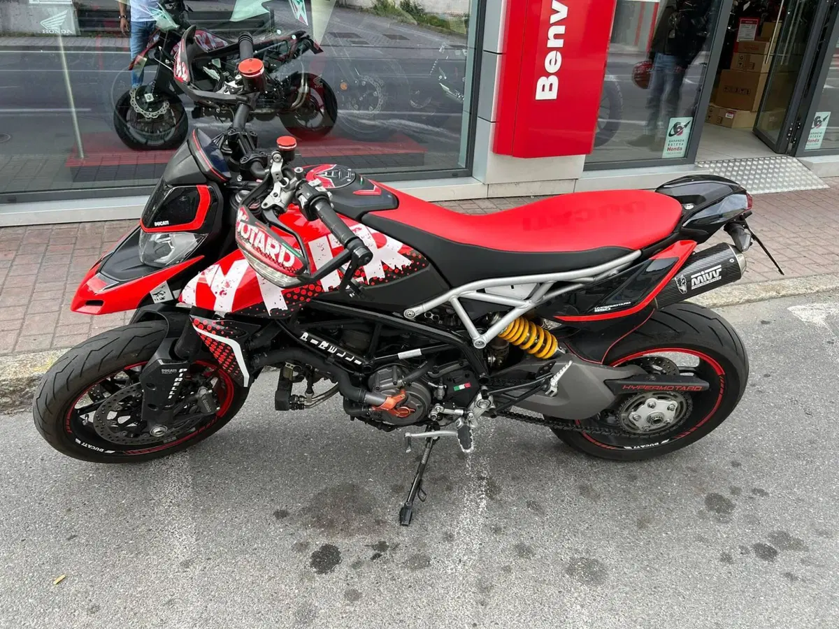 Ducati Hypermotard 950 RVE (2022 - 25) (2)