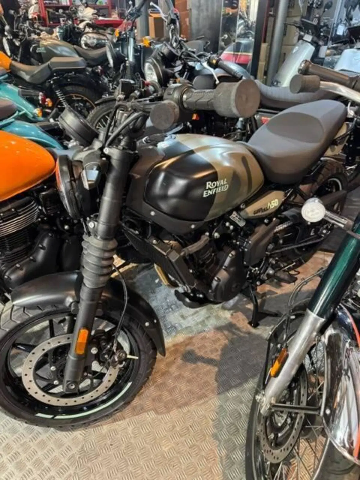 Royal Enfield Guerrilla 450 (2024 - 26) (2)