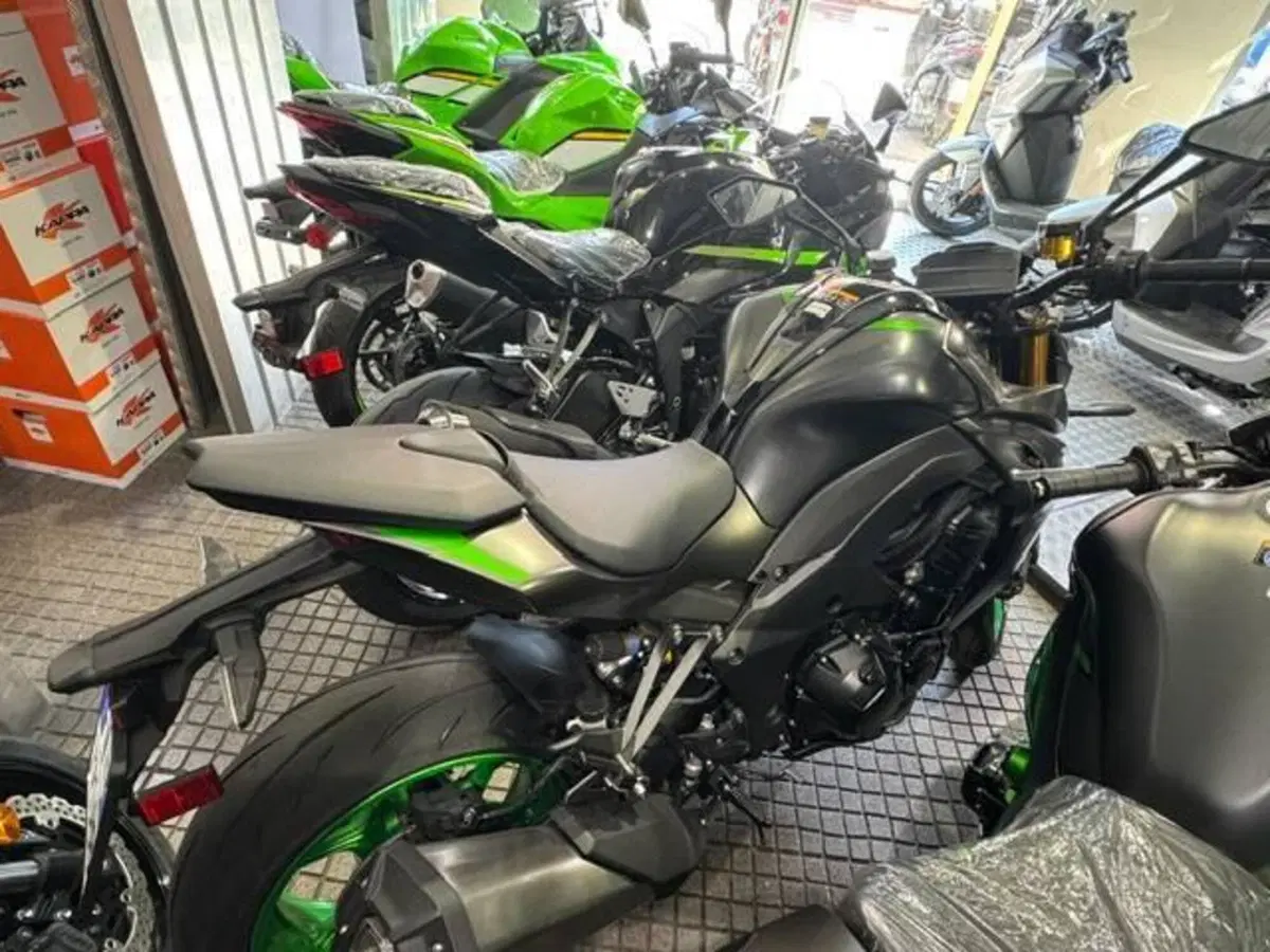 Kawasaki Z 1100 SE (2026) (2)