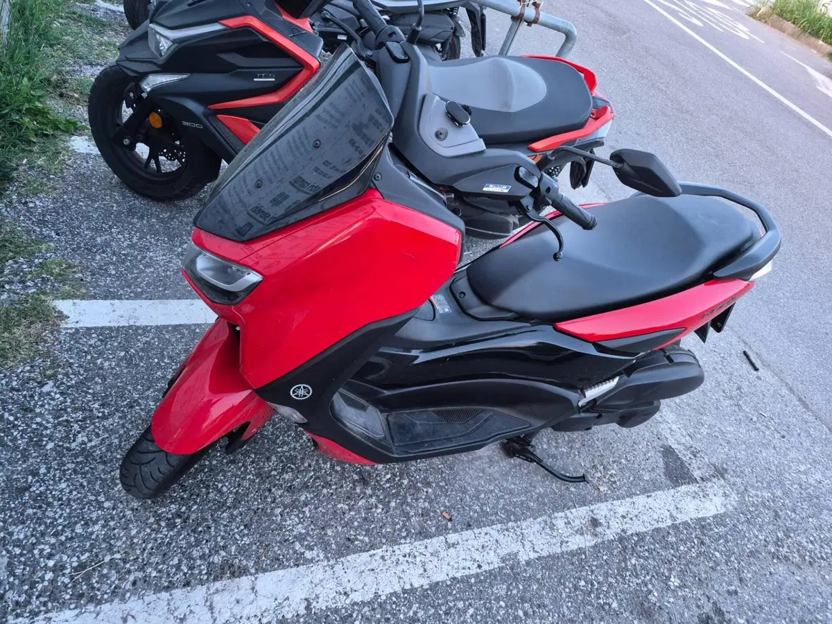 Yamaha N-Max 155 (2022 - 25) (5)
