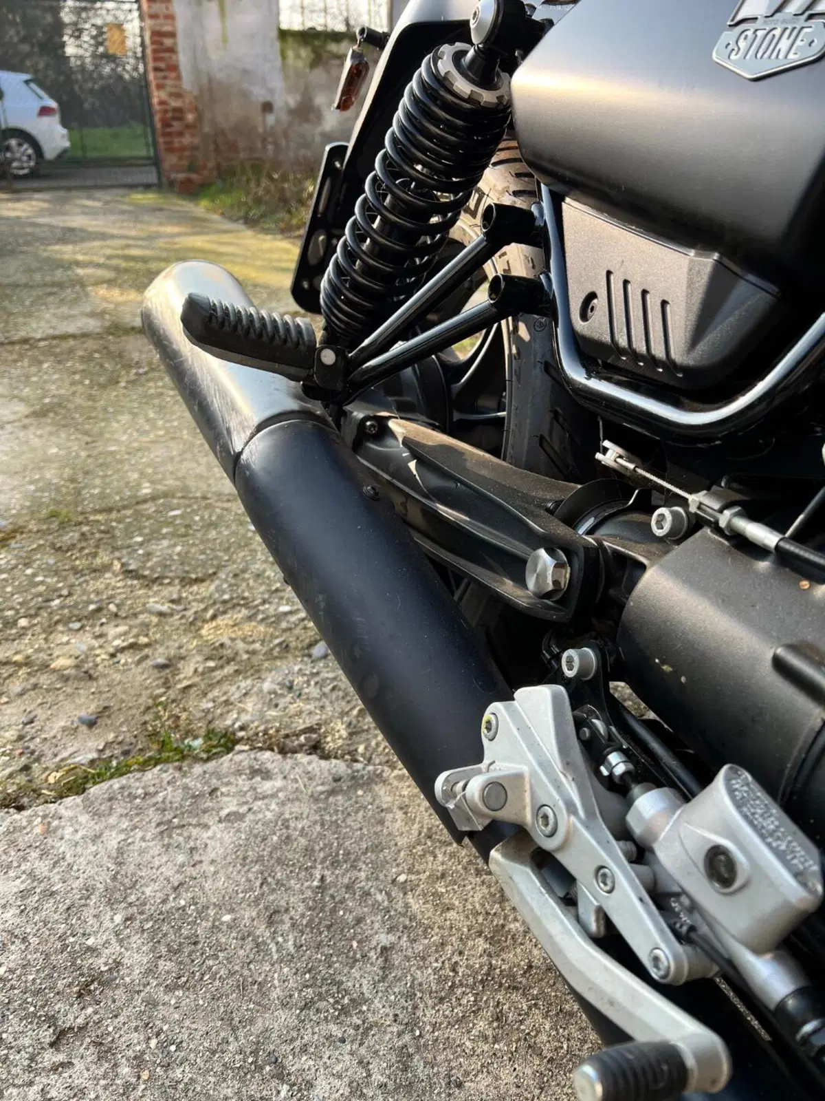 Moto Guzzi V7 Stone (2025 - 26) (5)