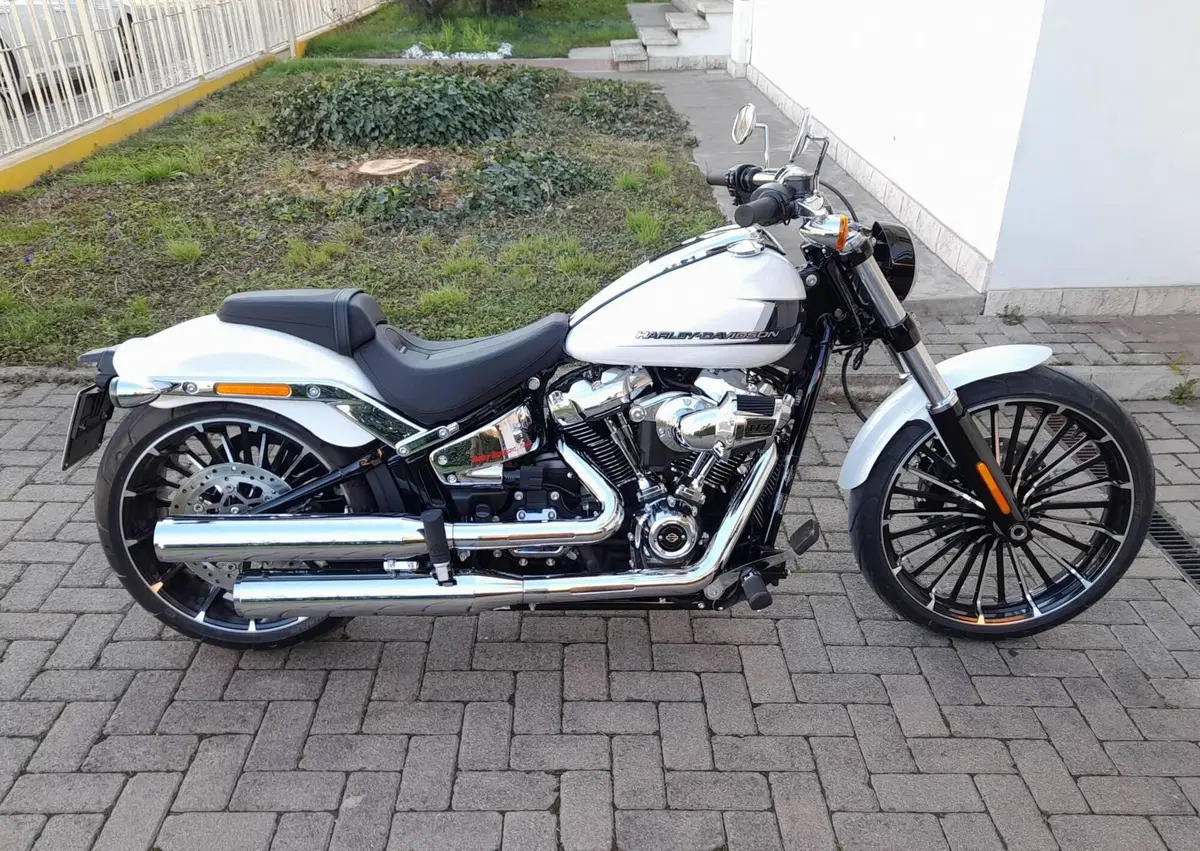 Harley-Davidson Breakout 117 (2023 - 24)