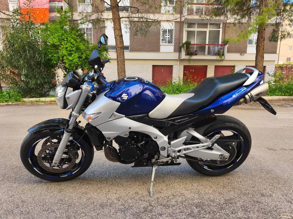 Suzuki GSR 600 (2006 - 11) (2)
