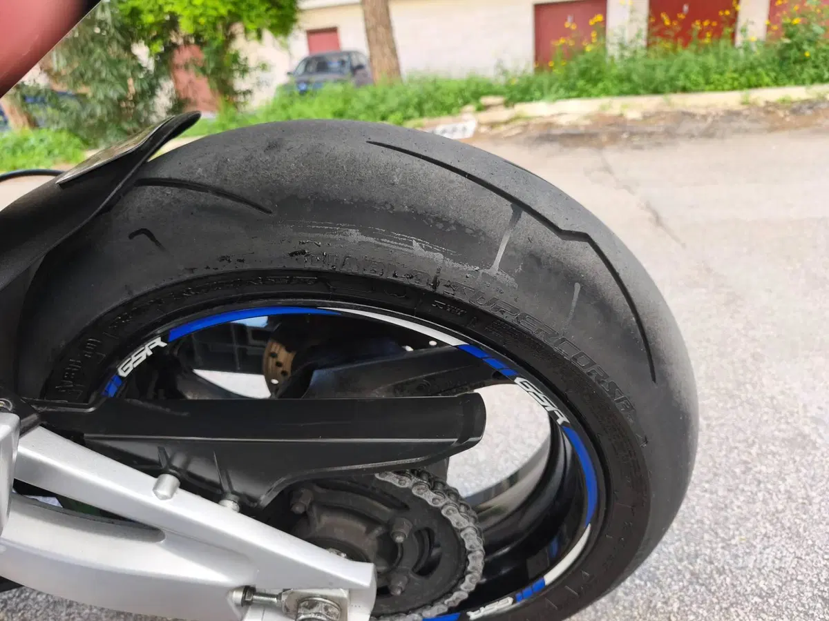Suzuki GSR 600 (2006 - 11) (5)