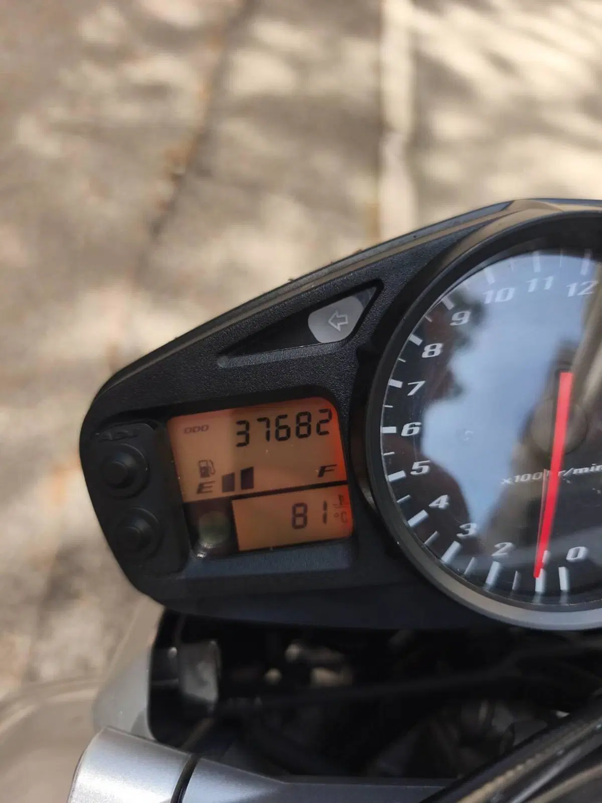 Suzuki GSR 600 (2006 - 11) (6)