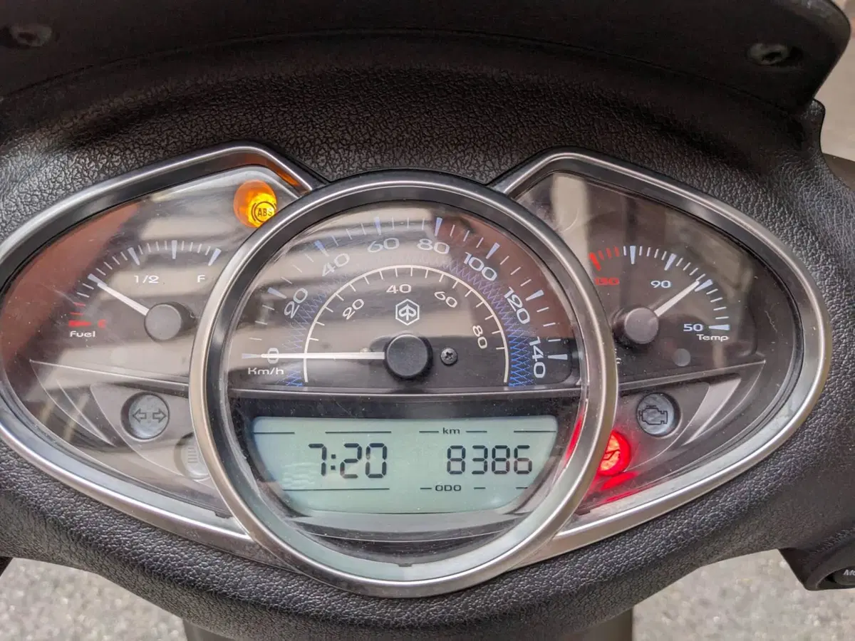 Piaggio Medley 150 S ABS (2020) (4)