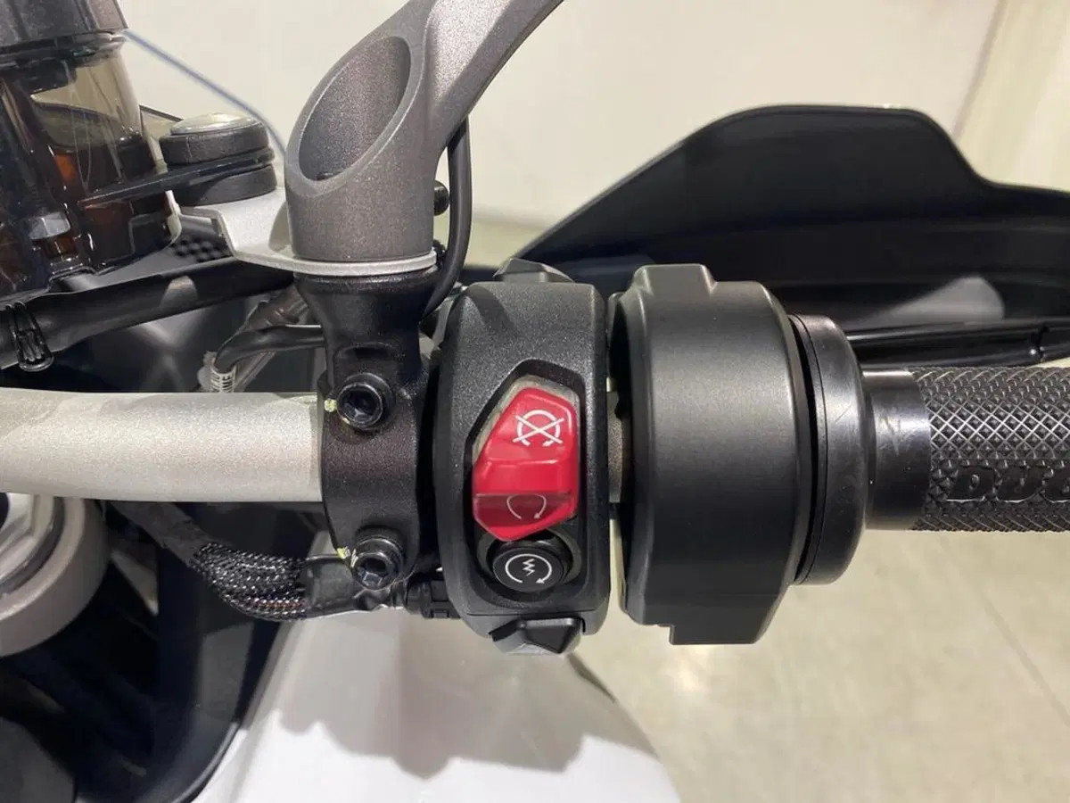 Ducati Multistrada V4 S (2021 - 24) (8)