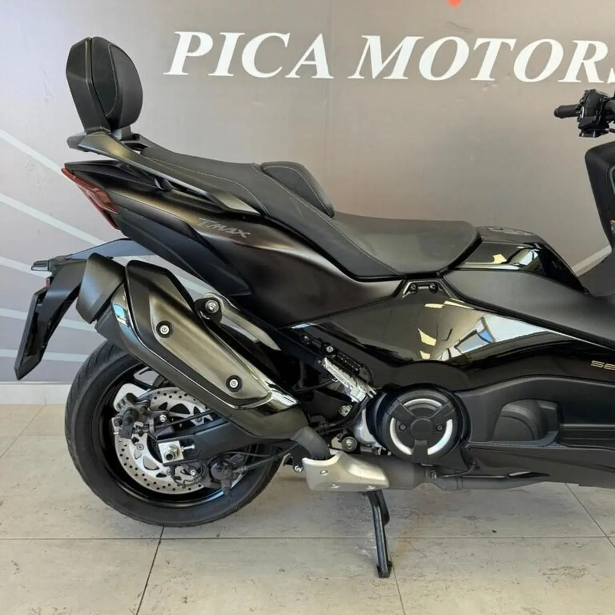 Yamaha T-Max 560 Tech Max (2022 - 24) (2)