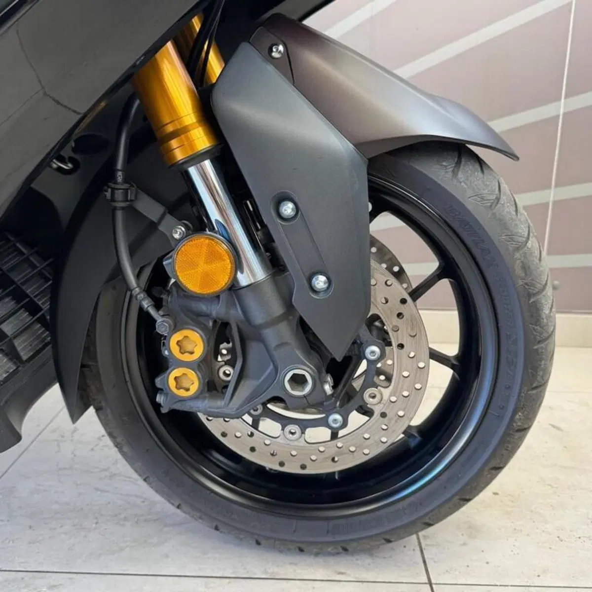 Yamaha T-Max 560 Tech Max (2022 - 24) (4)
