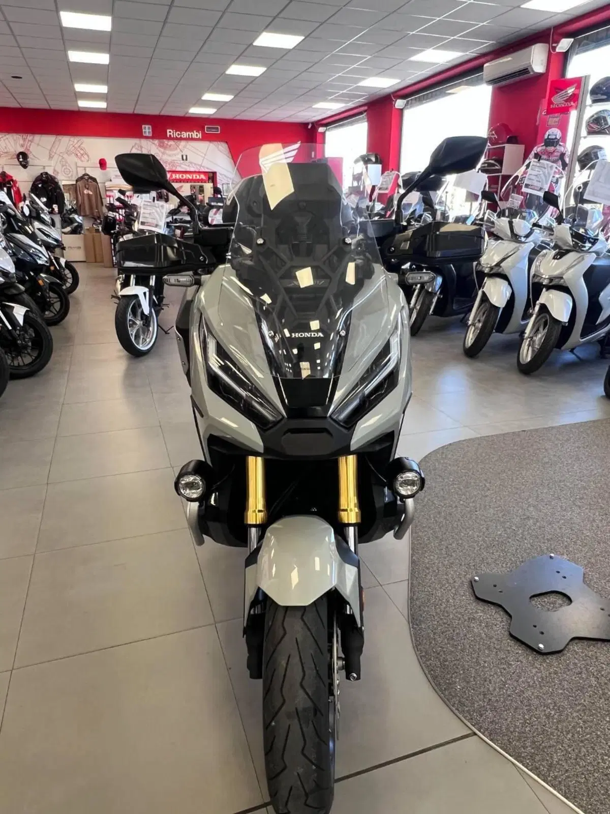Honda X-ADV 750 DCT (2021 - 24) (2)