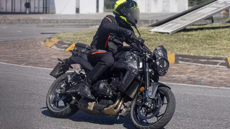 La prossima Moto Guzzi non sar&agrave; V2 ma un due cilindri in linea con trasmissione a catena