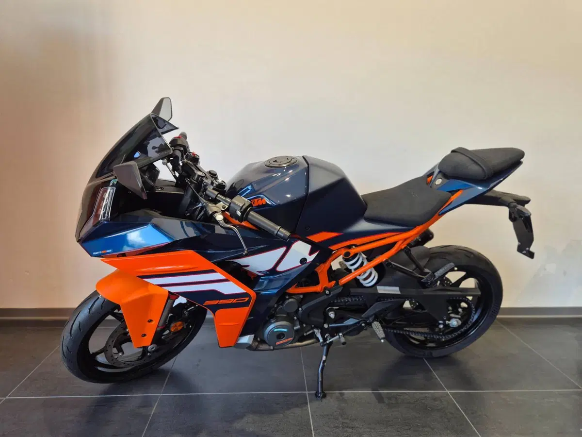 KTM RC 390 (2022 - 26) (3)