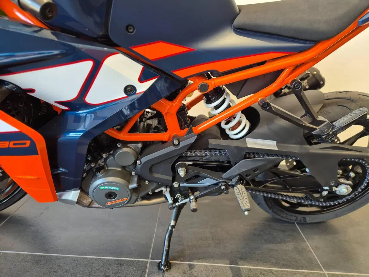 KTM RC 390 (2022 - 26) (8)