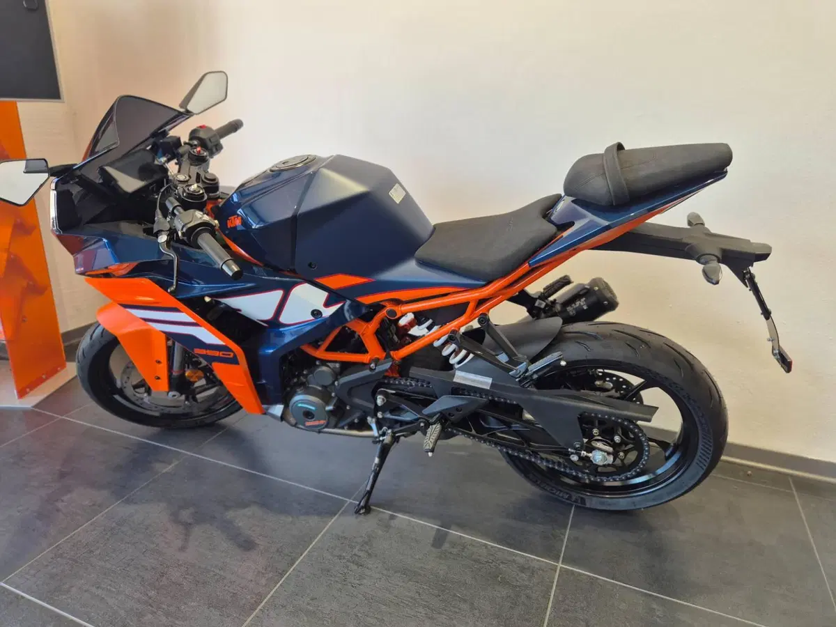 KTM RC 390 (2022 - 26) (5)