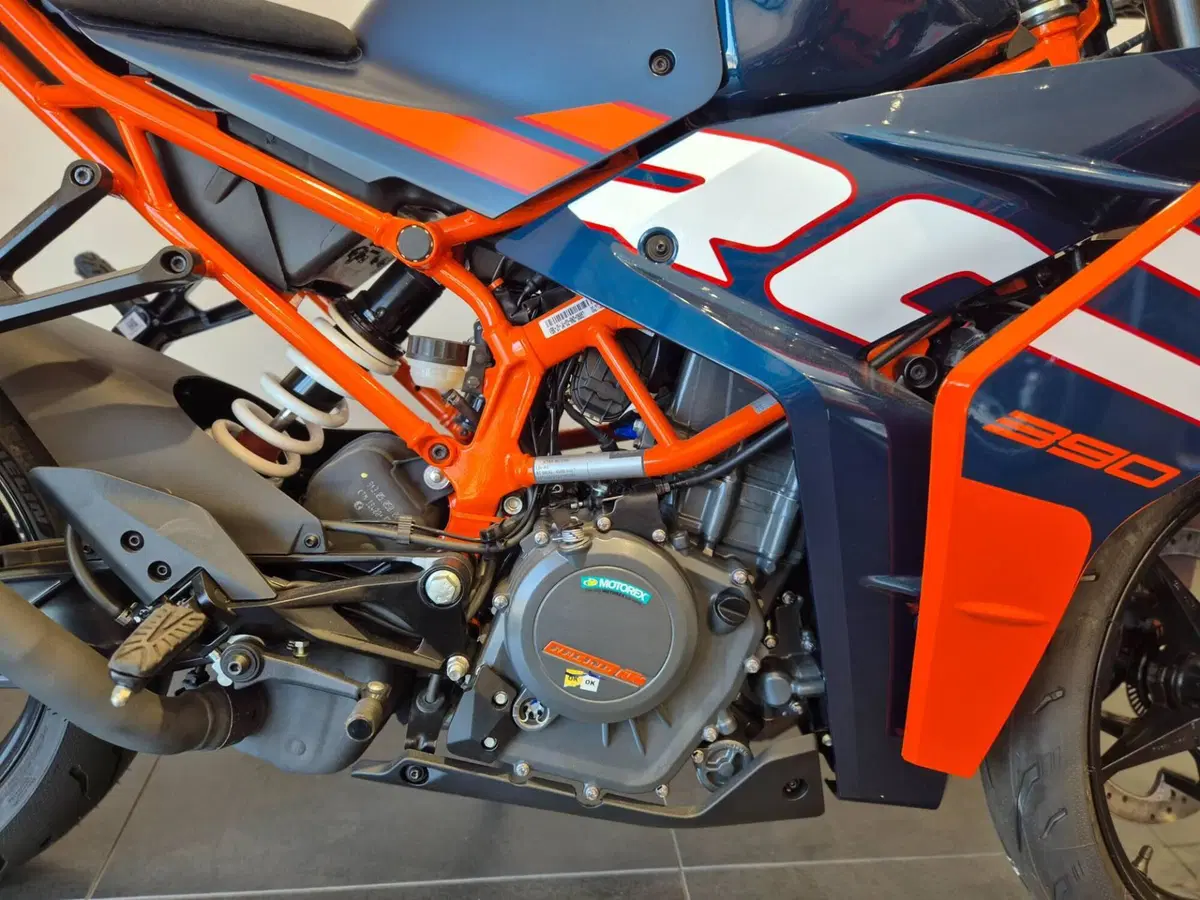 KTM RC 390 (2022 - 26) (11)