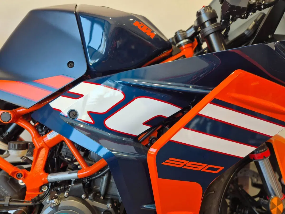 KTM RC 390 (2022 - 26) (12)