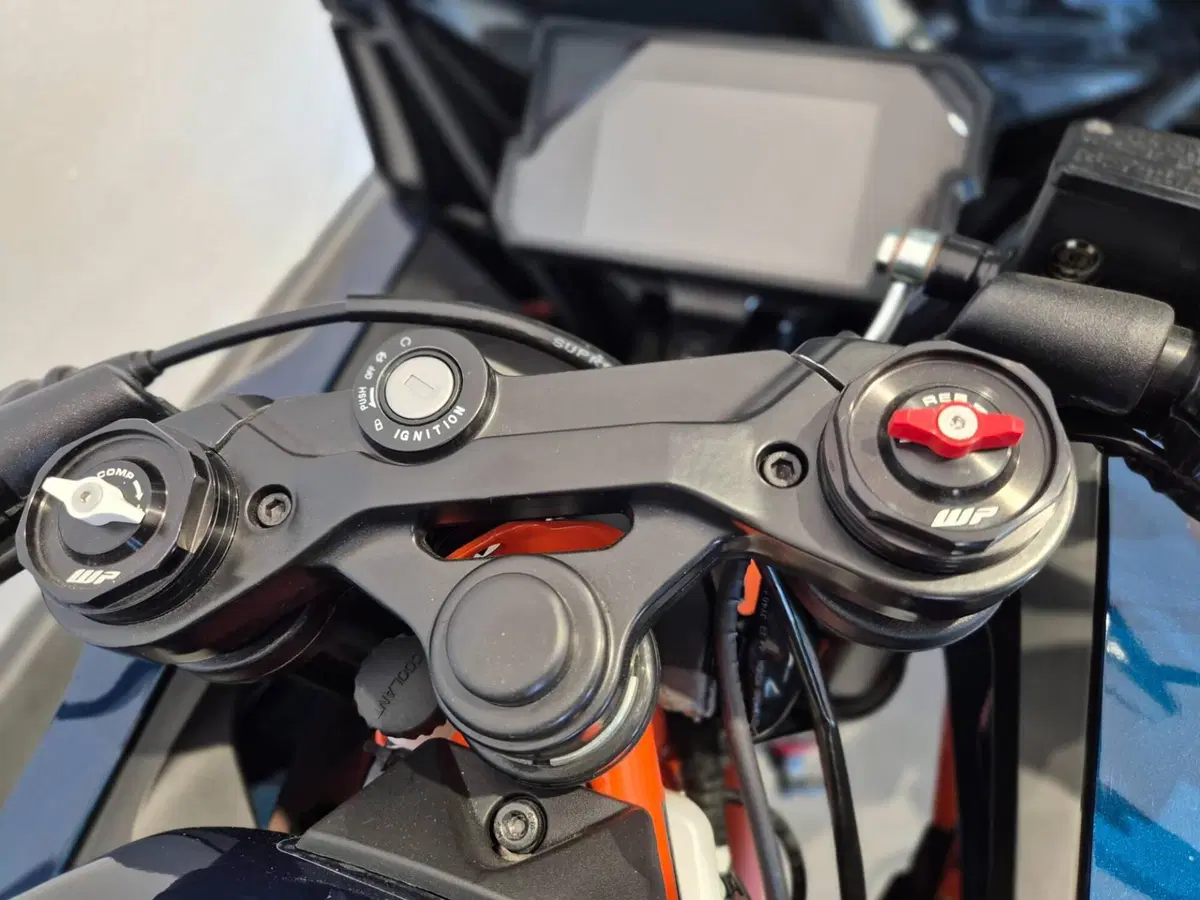 KTM RC 390 (2022 - 26) (13)